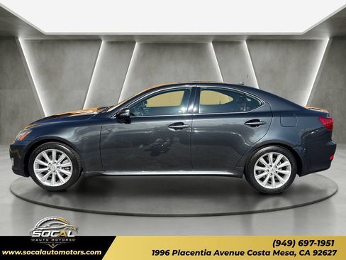 Used 2009 Lexus IS 250 w/ Premium Pkg RWD image 2