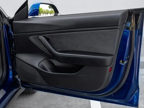 Used 2018 Tesla Model 3 Long Range image 40