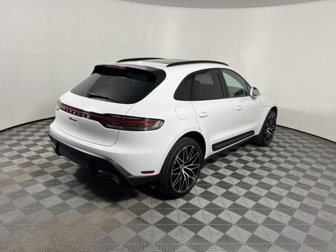 Certified 2026 Porsche Macan AWD/4WD image 7