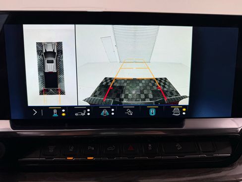 Used 2024 Chevrolet Silverado 2500 LTZ w/ LTZ Plus Package image 19