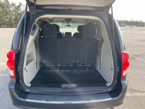 Used 2014 Dodge Grand Caravan SXT FWD image 16