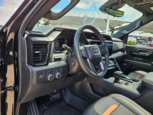 Used 2025 GMC Sierra 1500 AT4 w/ AT4 Premium Package AWD/4WD image 11