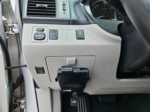 Used 2013 Toyota Venza XLE w/ Tow Prep Pkg AWD/4WD image 18
