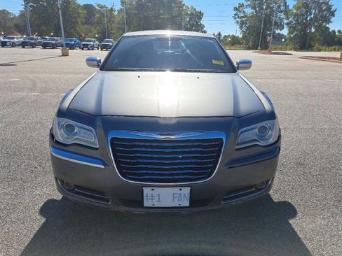 Used 2012 Chrysler 300 Limited image 3
