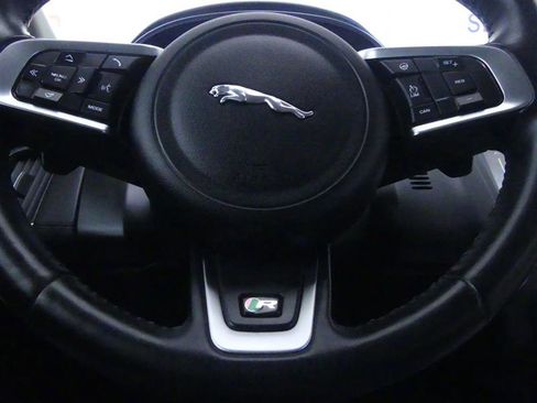 Used 2020 Jaguar E-PACE SE AWD/4WD image 17