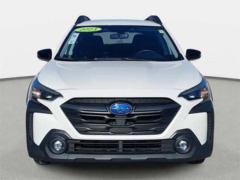 Used 2023 Subaru Outback Premium image 2