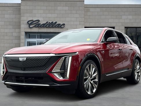 Certified 2024 Cadillac Lyriq Luxury w/ LPO, Floor Liner Package image 5