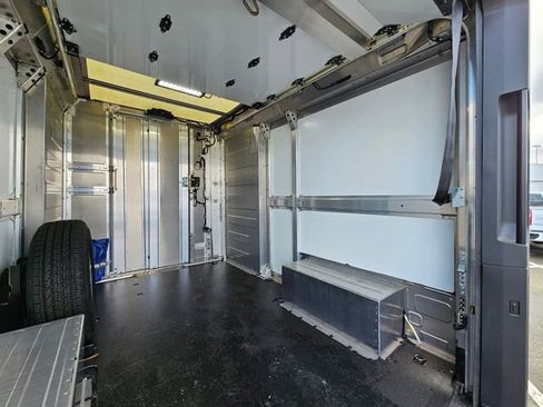 New 2025 Chevrolet Brightdrop 400 w/ Battery Pack, Max Range image 19