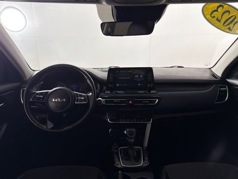 Used 2023 Kia Seltos S FWD image 21