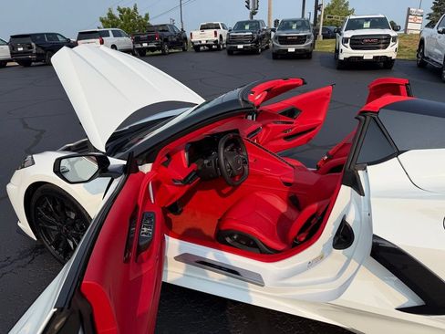 Certified 2025 Chevrolet Corvette Stingray Premium Conv w/ Stealth Interior Trim Package RWD image 26