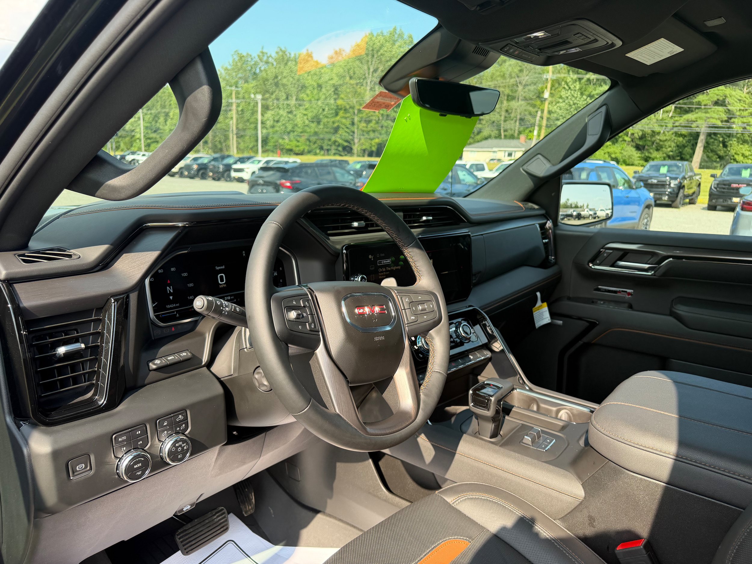 Used 2023 GMC Sierra 1500 AT4 w/ Technology Package AWD/4WD image 11