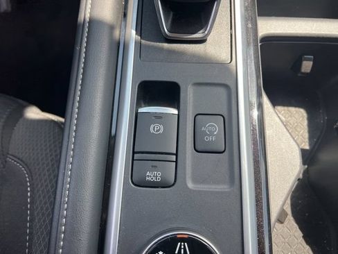 Used 2025 Nissan Pathfinder SV AWD/4WD image 22