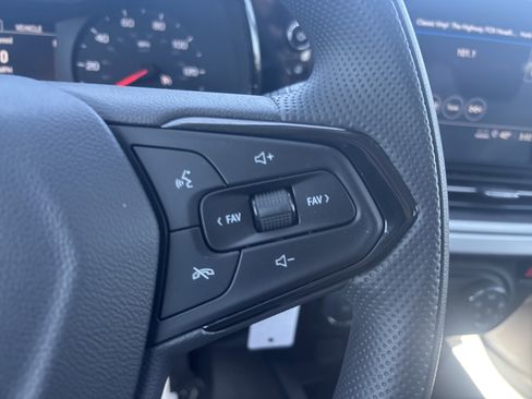 New 2026 Chevrolet Trax LS w/ LS Convenience Package image 19