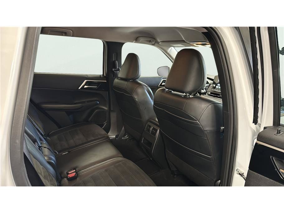 Used 2024 Mitsubishi Outlander Ralliart AWD/4WD image 17