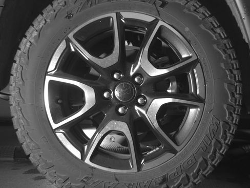 Used 2025 Jeep Compass Trailhawk AWD/4WD image 15