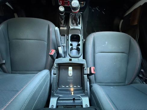 Used 2018 Jeep Wrangler Unlimited Rubicon w/ LED Lighting Group image 53