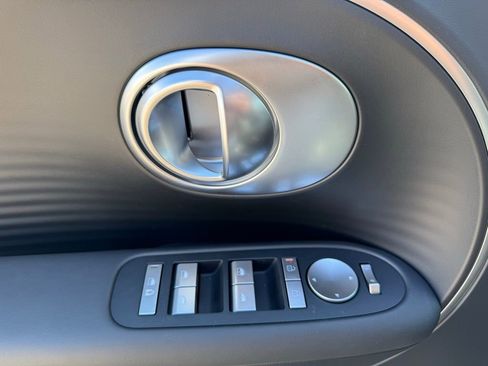 New 2026 Hyundai Ioniq 9 SE image 16