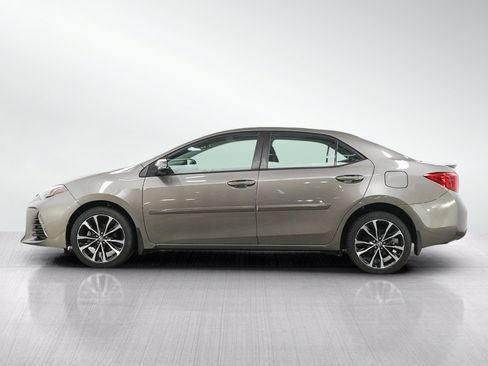 Used 2017 Toyota Corolla XSE FWD image 2