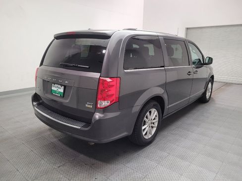 Used 2019 Dodge Grand Caravan SXT FWD image 9