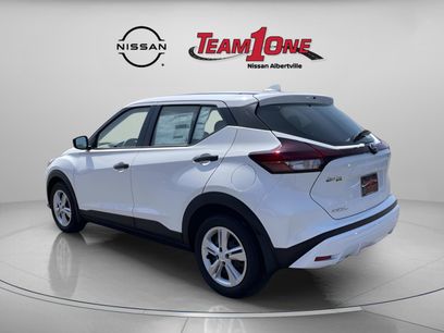 New 2025 Nissan Kicks Play S