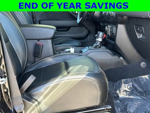 Used 2022 Jeep Wrangler Unlimited Sahara w/ Cold Weather Group image 13