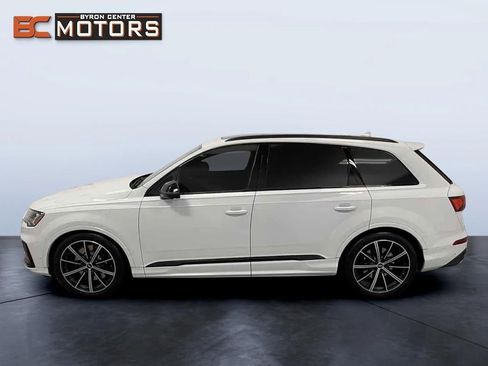 Used 2021 Audi SQ7 Premium Plus w/ Driver Assistance Package image 4