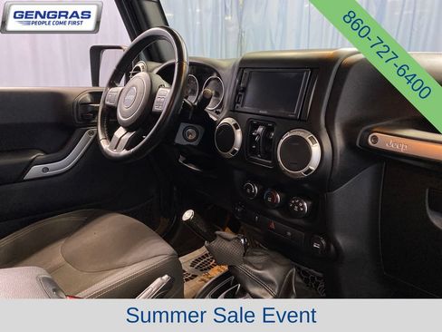 Used 2017 Jeep Wrangler Unlimited Rubicon AWD/4WD image 39