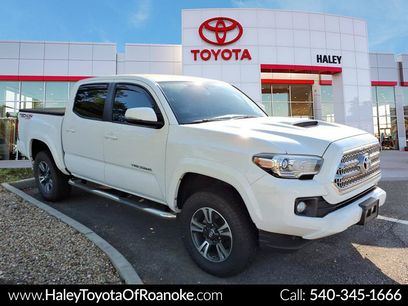 Used 2017 Toyota Tacoma TRD Sport w/ Tow Package (A/T)