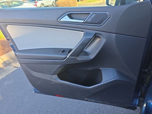 Used 2018 Volkswagen Tiguan SE image 26