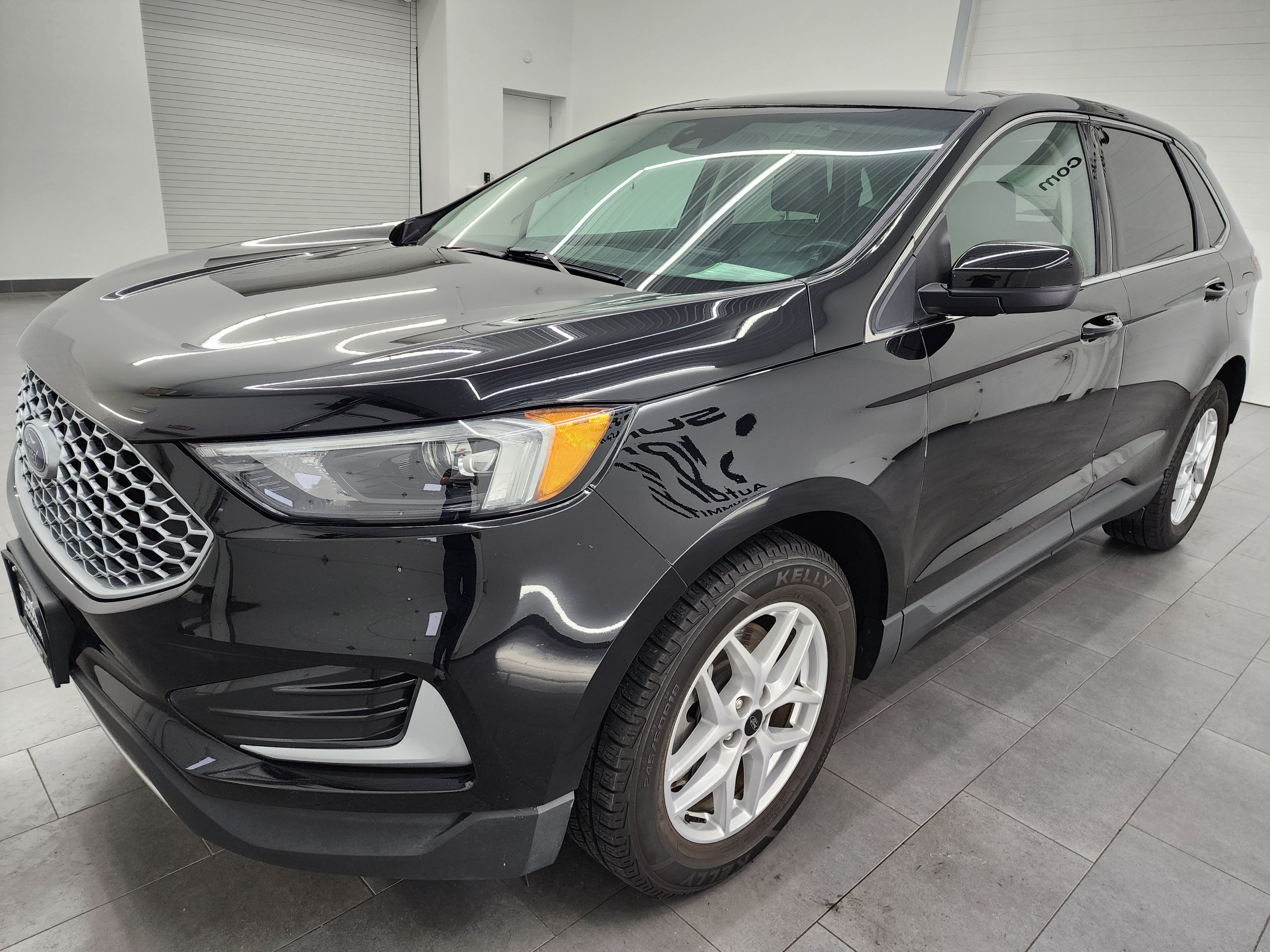 Used 2024 Ford Edge SEL AWD/4WD image 7