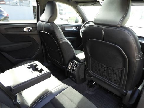 Used 2021 Volvo XC40 P8 Recharge w/ Advanced Package AWD/4WD image 32