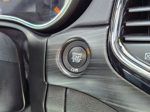 Used 2020 Jeep Grand Cherokee Altitude AWD/4WD image 30