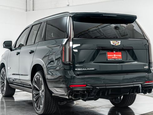 Used 2026 Cadillac Escalade V AWD/4WD image 7