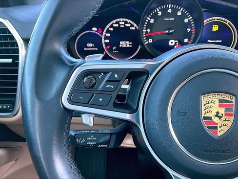 Used 2021 Porsche Cayenne image 24