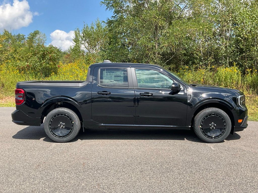 Used 2025 Ford Maverick Lobo AWD/4WD image 28