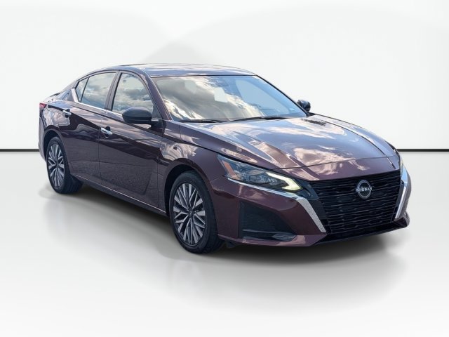 Used 2024 Nissan Altima 2.5 SV FWD image 4
