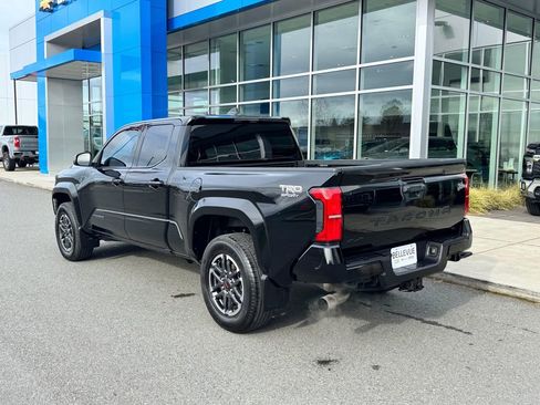 Used 2025 Toyota Tacoma TRD Sport image 3