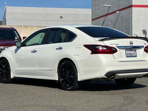 Used 2017 Nissan Altima 2.5 SR w/ Midnight Edition Package image 7
