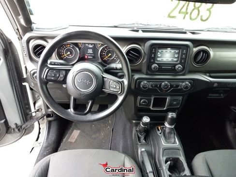 Used 2018 Jeep Wrangler Unlimited Sport image 19