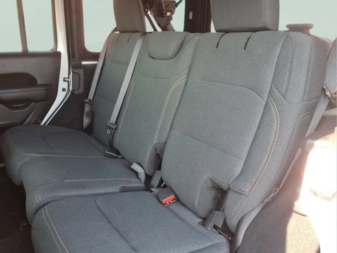 Used 2024 Jeep Wrangler Unlimited Sport AWD/4WD image 21