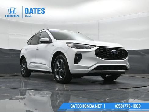 Used 2023 Ford Escape ST-Line Select AWD/4WD image 39