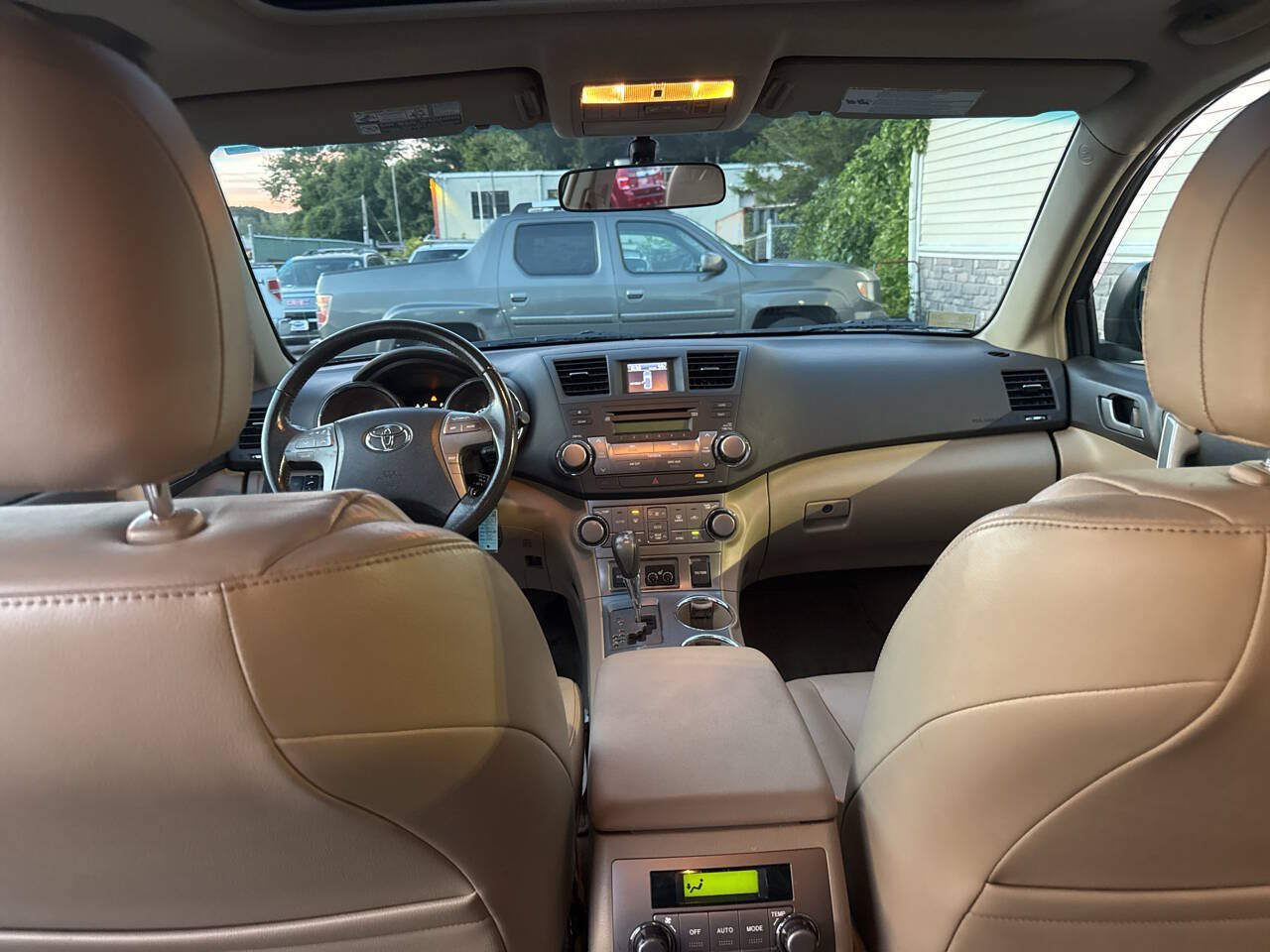 Used 2010 Toyota Highlander SE AWD/4WD image 12