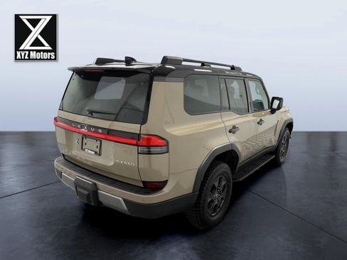 Used 2024 Lexus GX 550 AWD/4WD image 6