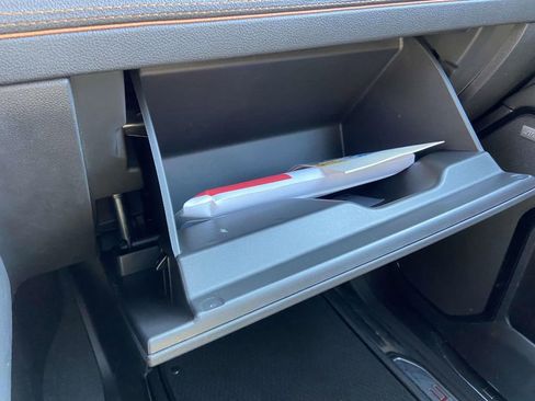 Used 2024 GMC Sierra 1500 AT4 w/ Technology Package image 32