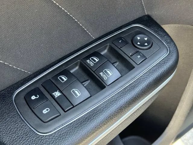 Used 2022 Dodge Charger SXT RWD image 29