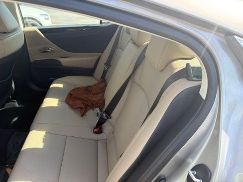 Used 2019 Lexus ES 350 w/ Premium Package FWD image 8