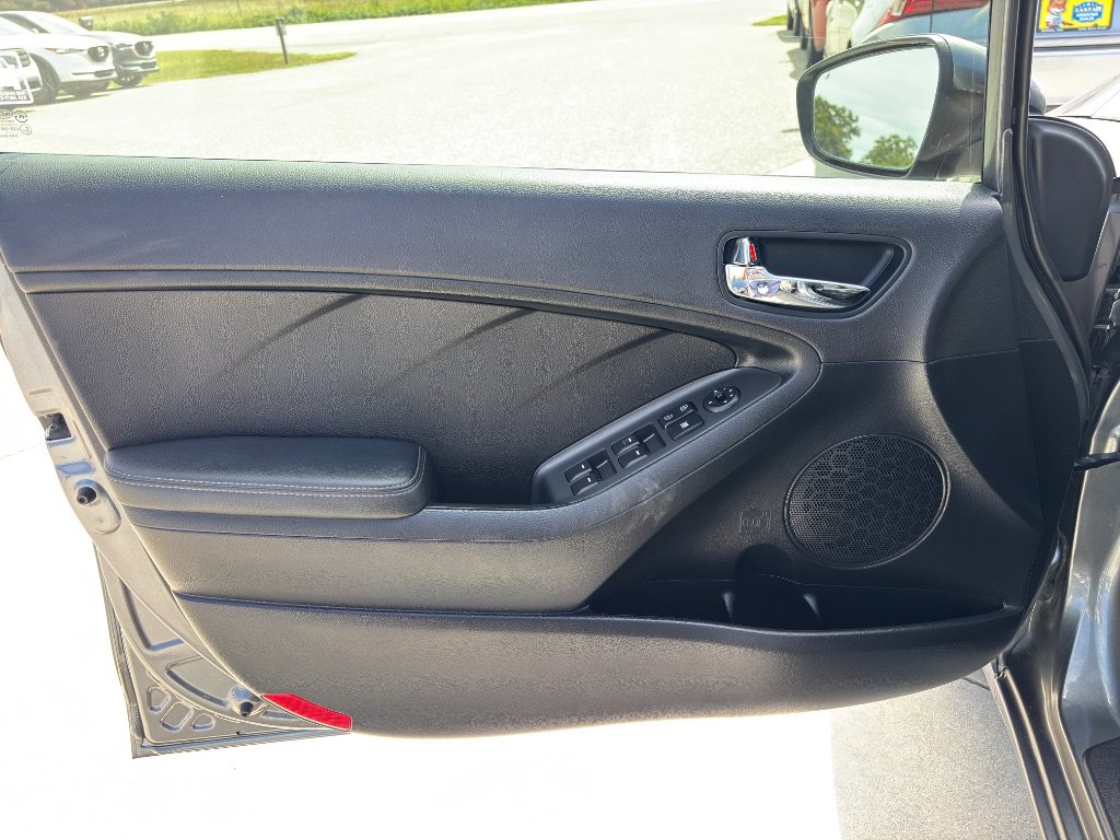 Used 2016 Kia Forte LX FWD image 18