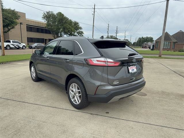 Used 2023 Ford Edge SEL w/ Convenience Package AWD/4WD image 5