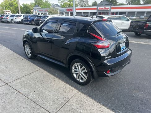 Used 2015 Nissan Juke S FWD image 6