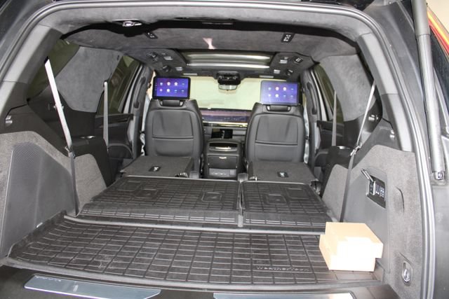 Used 2026 Cadillac Escalade Platinum Sport w/ LPO, ONYX Package AWD/4WD image 42